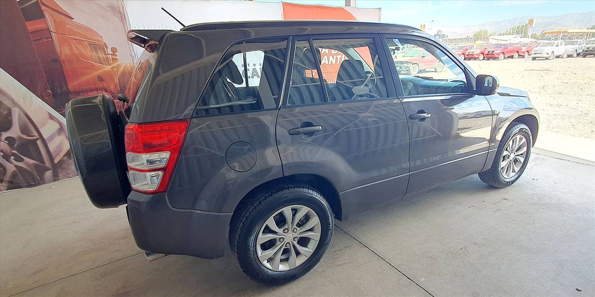 SUZUKI GRAND NOMADE GLX SPORT 2.4 - Imagen 11