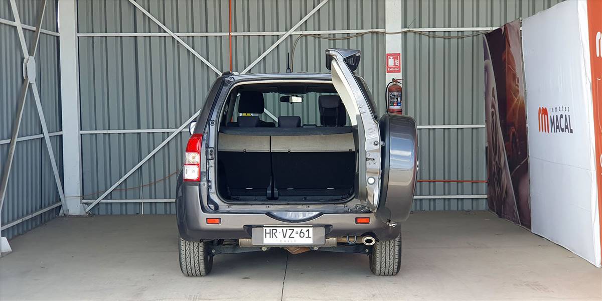 SUZUKI GRAND NOMADE GLX SPORT 2.4 - Imagen 13