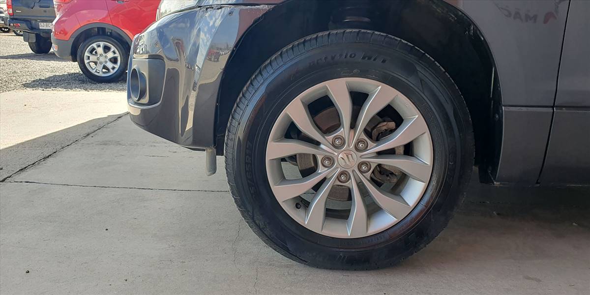 SUZUKI GRAND NOMADE GLX SPORT 2.4 - Imagen 18