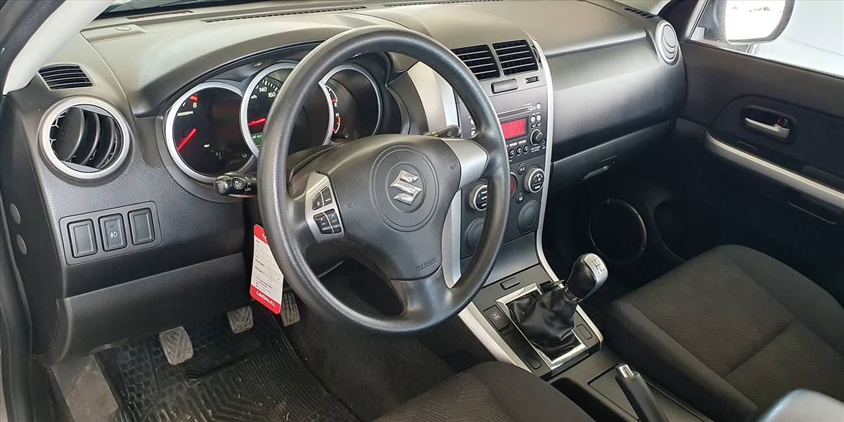 SUZUKI GRAND NOMADE GLX SPORT 2.4 - Imagen 21