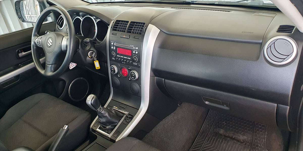 SUZUKI GRAND NOMADE GLX SPORT 2.4 - Imagen 22