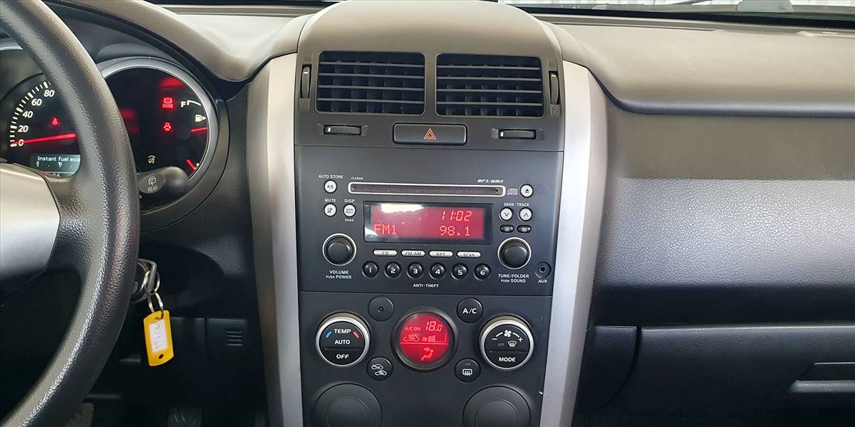 SUZUKI GRAND NOMADE GLX SPORT 2.4 - Imagen 23
