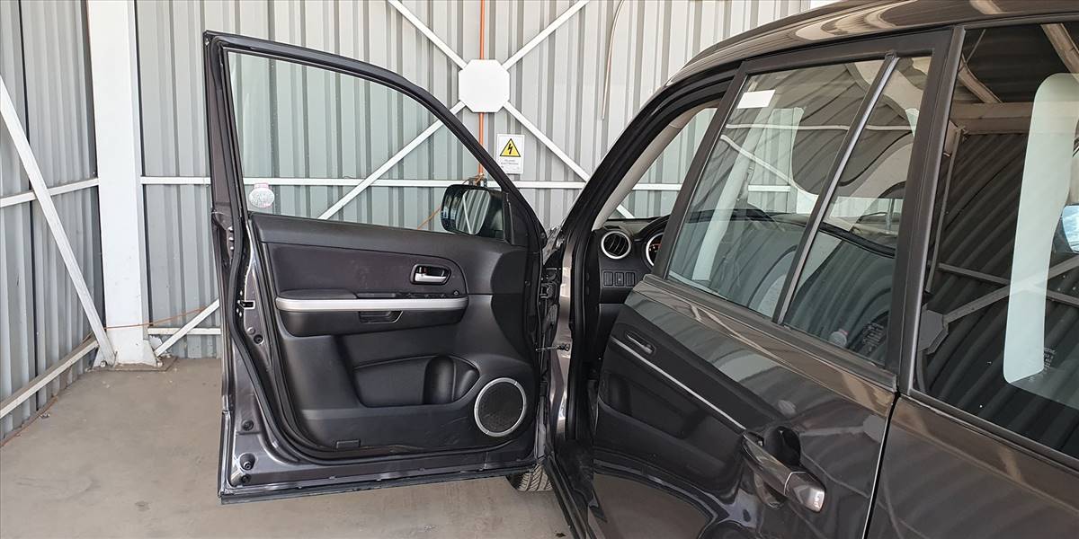 SUZUKI GRAND NOMADE GLX SPORT 2.4 - Imagen 27