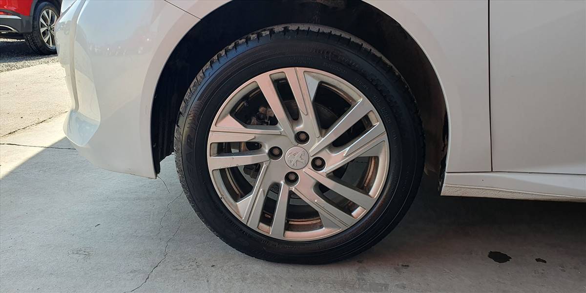 PEUGEOT 208 STYLE PURETECH 75 1.2 - Imagen 18