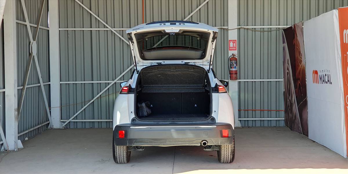 PEUGEOT 2008 BLUE HDI 130 EAT8 1.5 AUT - Imagen 13