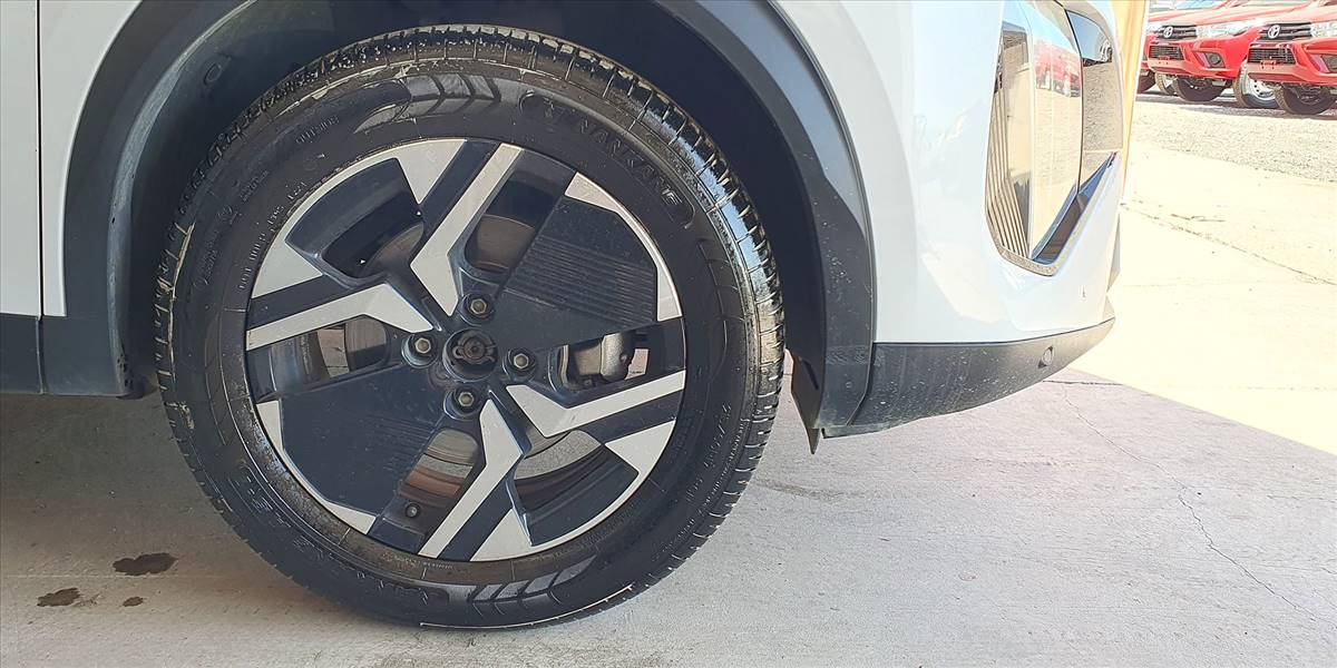 PEUGEOT 2008 BLUE HDI 130 EAT8 1.5 AUT - Imagen 17