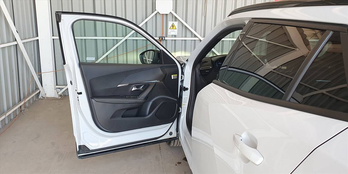 PEUGEOT 2008 BLUE HDI 130 EAT8 1.5 AUT - Imagen 27