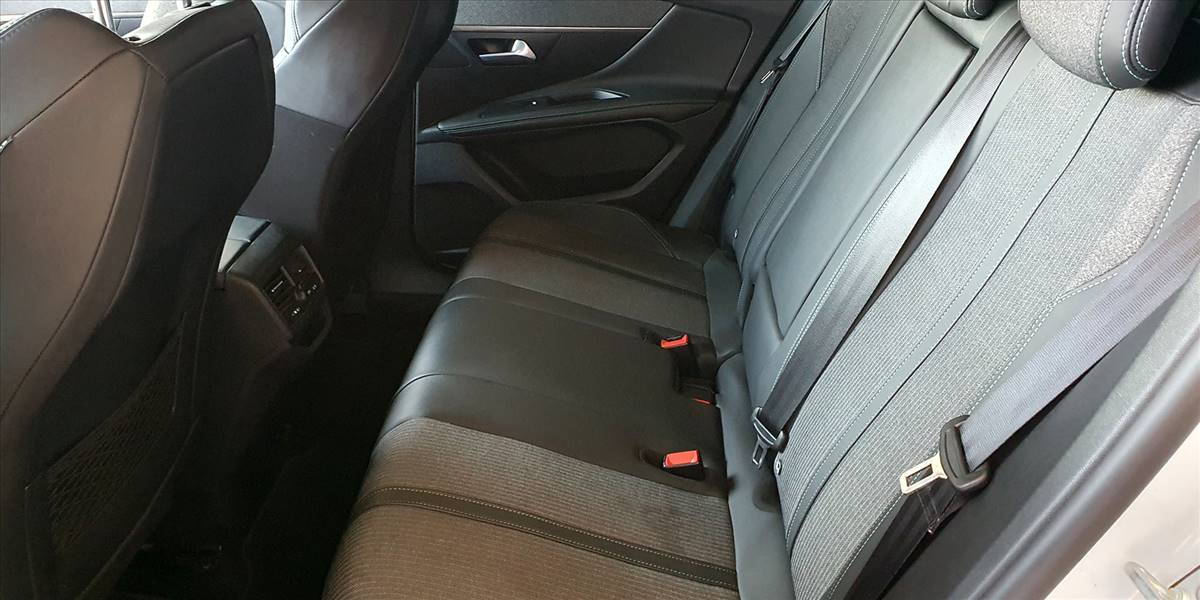 PEUGEOT 3008 BLUE HDI 130 EAT8 1.5 AUT - Imagen 26