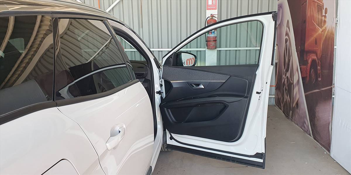 PEUGEOT 3008 BLUE HDI 130 EAT8 1.5 AUT - Imagen 28