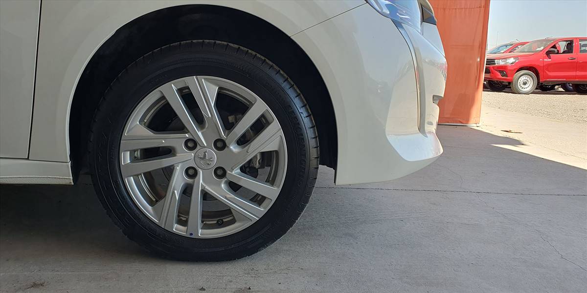 PEUGEOT 208 STYLE PURETECH 75 1.2 - Imagen 20