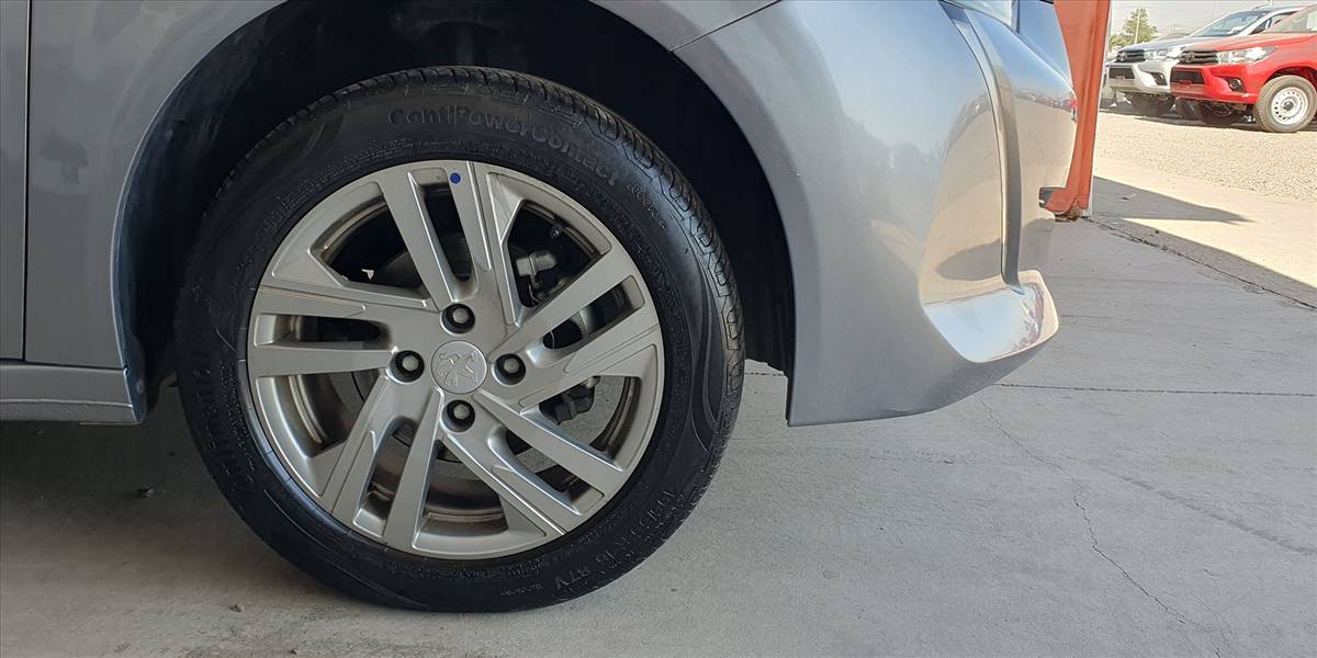 PEUGEOT 208 STYLE PURETECH 75 1.2 - Imagen 20