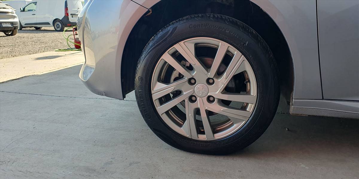 PEUGEOT 208 STYLE PURETECH 75 1.2 - Imagen 21
