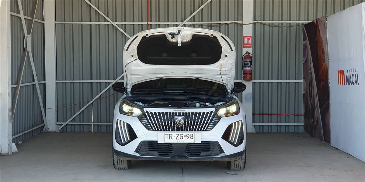 PEUGEOT 2008 BLUE HDI 130 EAT8 1.5 AUT - Imagen 15