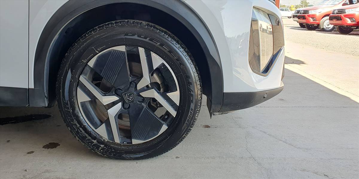PEUGEOT 2008 BLUE HDI 130 EAT8 1.5 AUT - Imagen 17