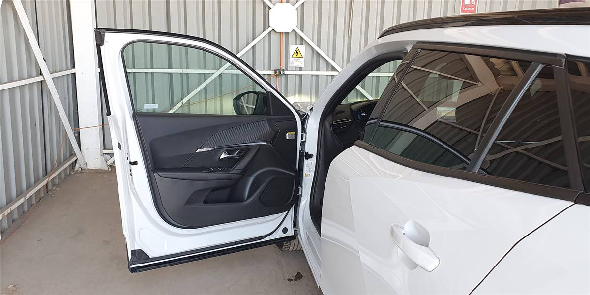 PEUGEOT 2008 BLUE HDI 130 EAT8 1.5 AUT - Imagen 27