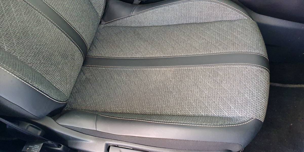 PEUGEOT 2008 BLUE HDI 130 EAT8 1.5 AUT - Imagen 31