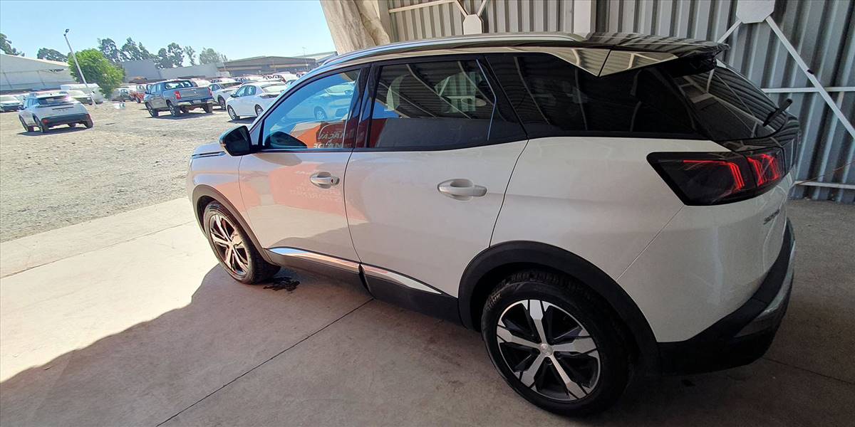 PEUGEOT 3008 BLUE HDI 130 EAT8 1.5 AUT - Imagen 10