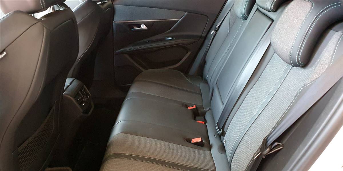 PEUGEOT 3008 BLUE HDI 130 EAT8 1.5 AUT - Imagen 26