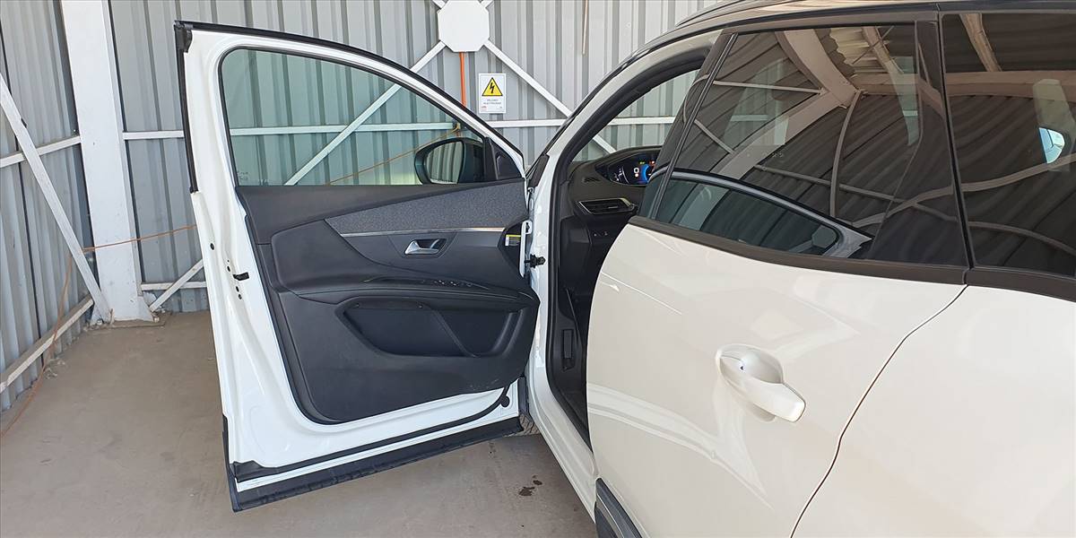 PEUGEOT 3008 BLUE HDI 130 EAT8 1.5 AUT - Imagen 27