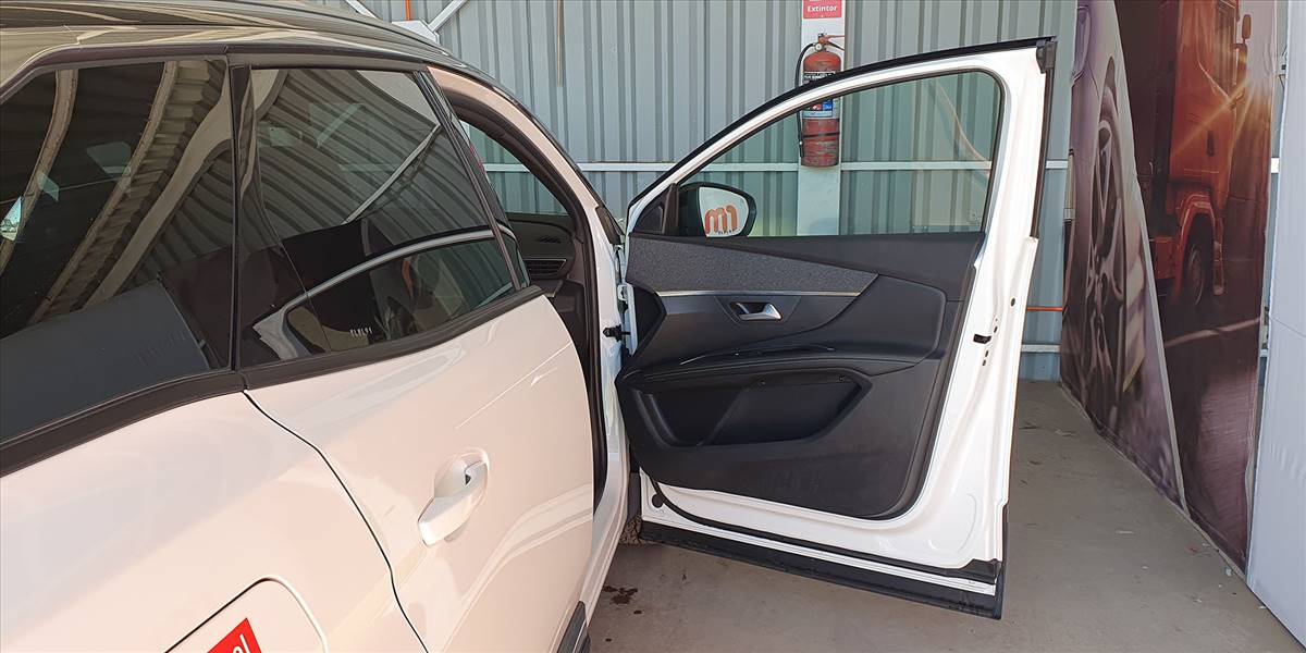 PEUGEOT 3008 BLUE HDI 130 EAT8 1.5 AUT - Imagen 28