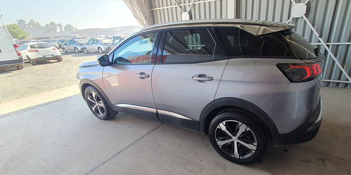 PEUGEOT 3008 BLUE HDI 130 EAT8 1.5 AUT - Imagen 10