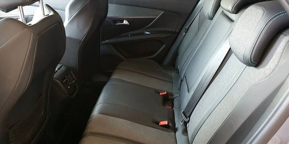 PEUGEOT 3008 BLUE HDI 130 EAT8 1.5 AUT - Imagen 26