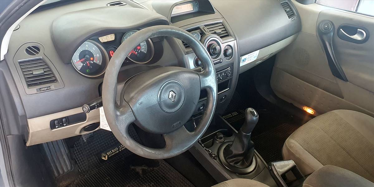 RENAULT MEGANE EXPRESSION 1.6 - Imagen 24