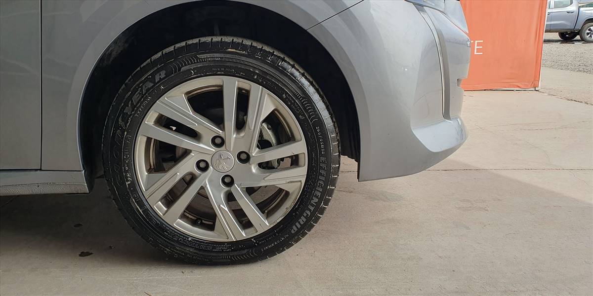PEUGEOT 208 STYLE PURETECH 75 1.2 - Imagen 20