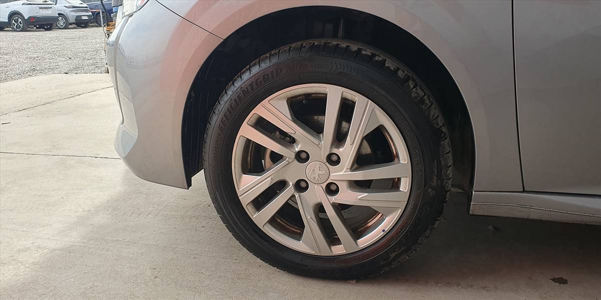 PEUGEOT 208 STYLE PURETECH 75 1.2 - Imagen 21