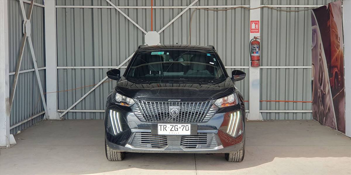 PEUGEOT 2008 BLUE HDI 130 EAT8 1.5 AUT - Imagen 7