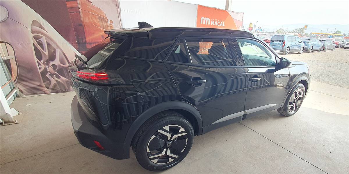 PEUGEOT 2008 BLUE HDI 130 EAT8 1.5 AUT - Imagen 9
