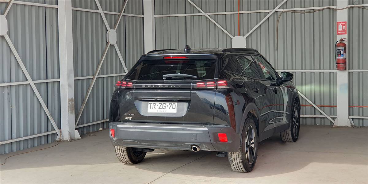PEUGEOT 2008 BLUE HDI 130 EAT8 1.5 AUT - Imagen 10