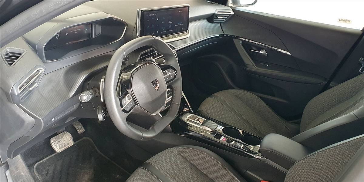 PEUGEOT 2008 BLUE HDI 130 EAT8 1.5 AUT - Imagen 21