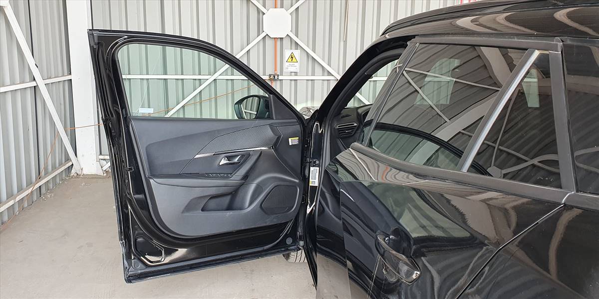 PEUGEOT 2008 BLUE HDI 130 EAT8 1.5 AUT - Imagen 27