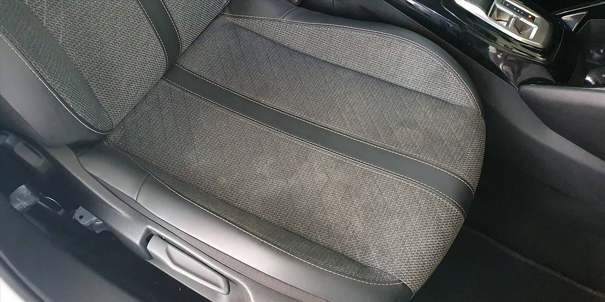 PEUGEOT 2008 BLUE HDI 130 EAT8 1.5 AUT - Imagen 41