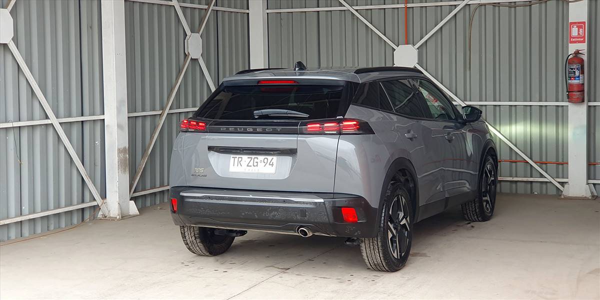 PEUGEOT 2008 BLUE HDI 130 EAT8 1.5 AUT - Imagen 10