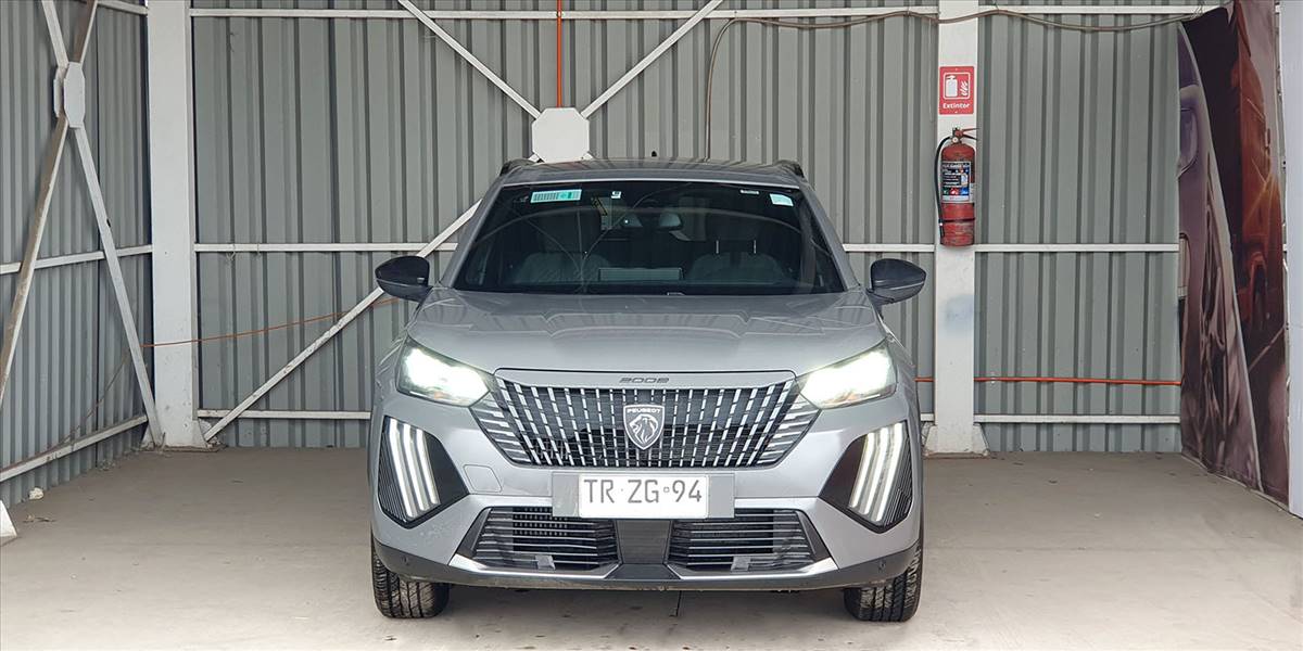 PEUGEOT 2008 BLUE HDI 130 EAT8 1.5 AUT - Imagen 12