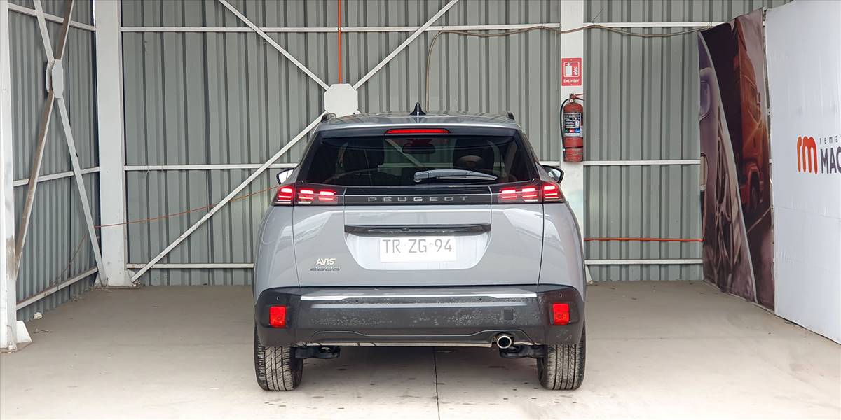 PEUGEOT 2008 BLUE HDI 130 EAT8 1.5 AUT - Imagen 15