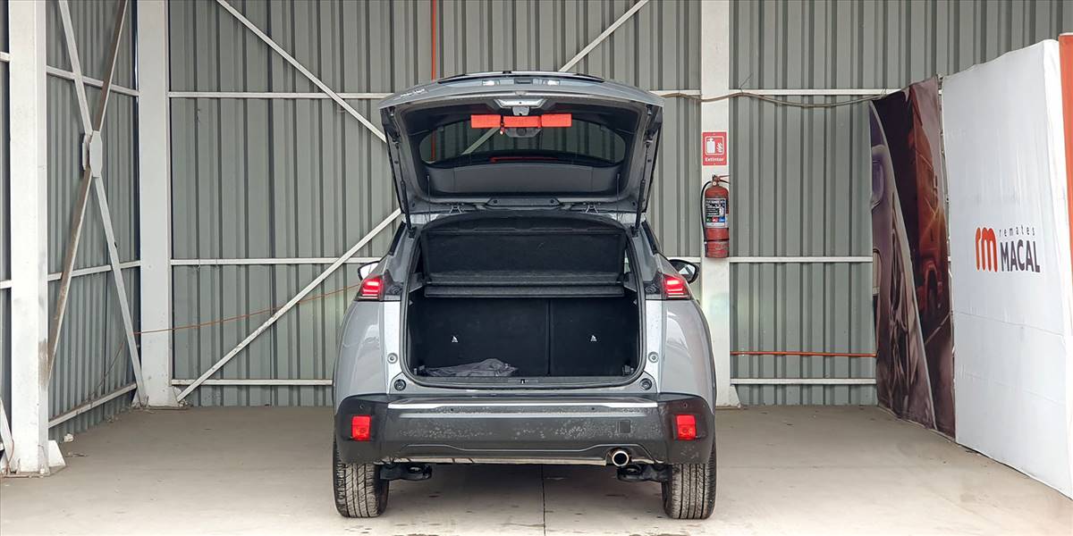 PEUGEOT 2008 BLUE HDI 130 EAT8 1.5 AUT - Imagen 16