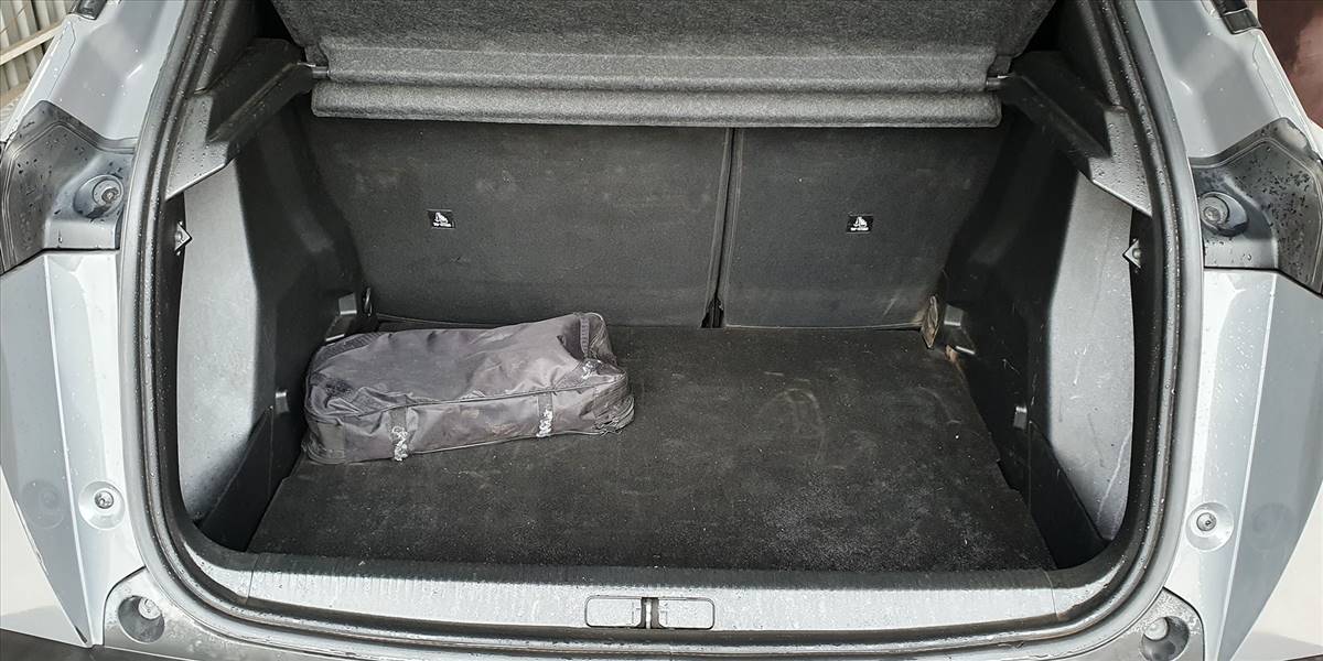 PEUGEOT 2008 BLUE HDI 130 EAT8 1.5 AUT - Imagen 17