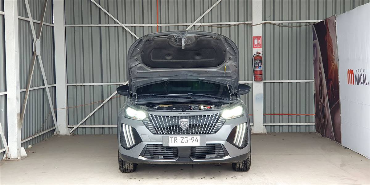 PEUGEOT 2008 BLUE HDI 130 EAT8 1.5 AUT - Imagen 18