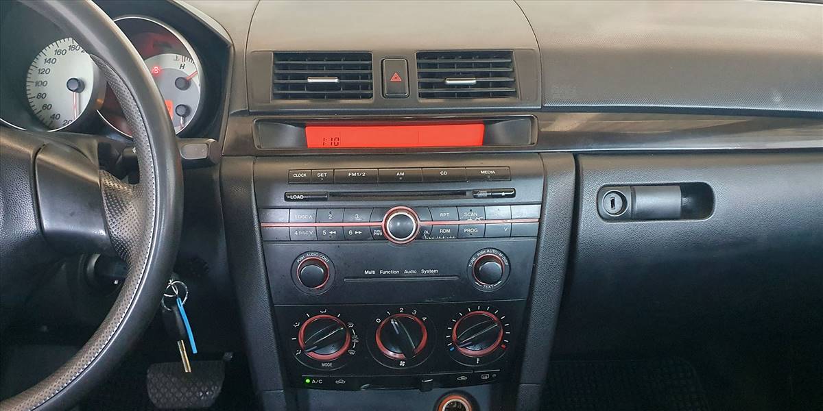 MAZDA 3 1.6 AUT - Imagen 23