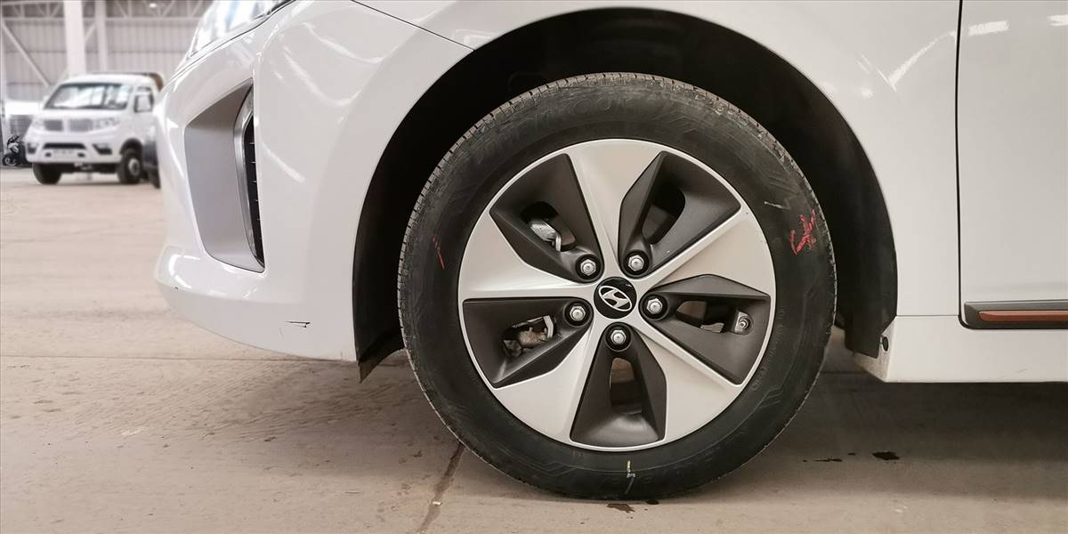 HYUNDAI IONIQ EV GLS - Imagen 40