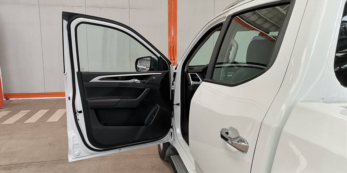 MAXUS T60 DCAB 4X4 2.0 AUT - Imagen 59